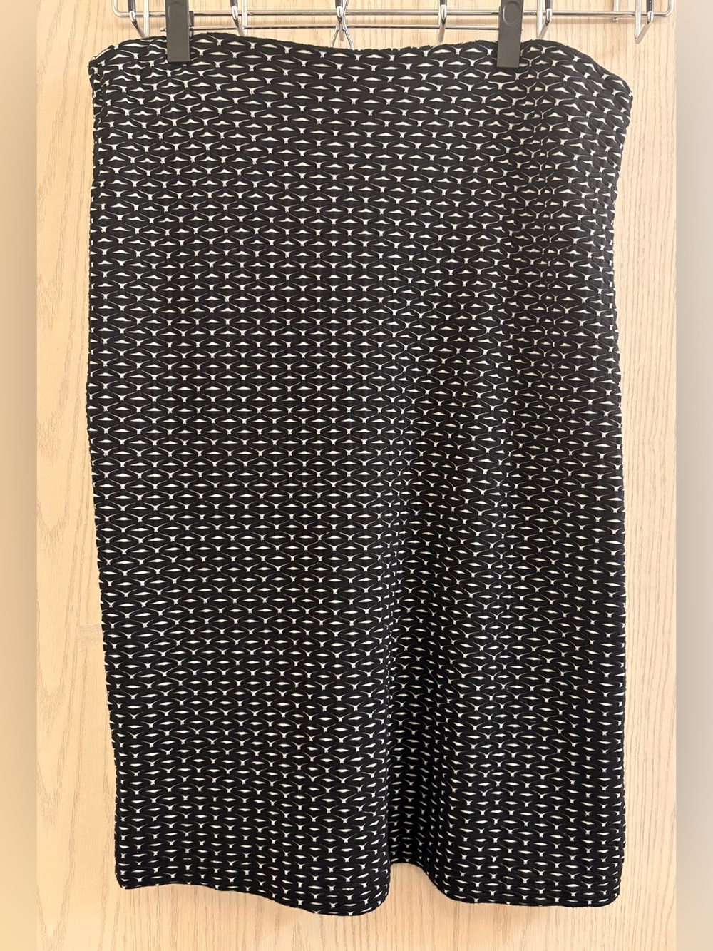 Philosophy Black and White Textured Stretch Pencil Skirt